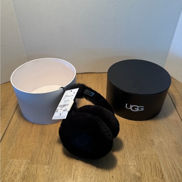 NWT UGG Shearling and Leather Monogram Suede Black Earmuffs - Picture 16 of 16